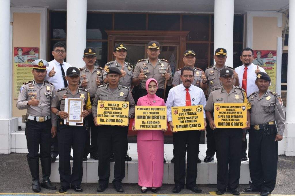 Empat Personil Polres Cirebon Kota Dapat Umroh Gratis Karena Ini Empat Personil Polres Cirebon Kota Dapat Umroh Gratis Karena Ini
