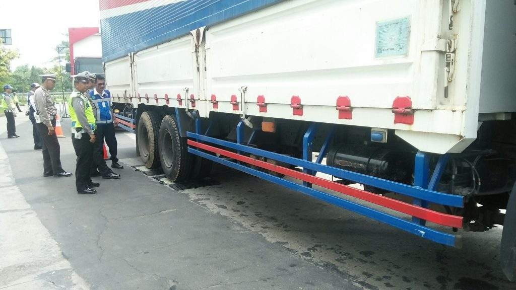 Tekan Angka Kecelakaan Tabrak Belakang, Jasamarga Lakukan Operasi Gabungan