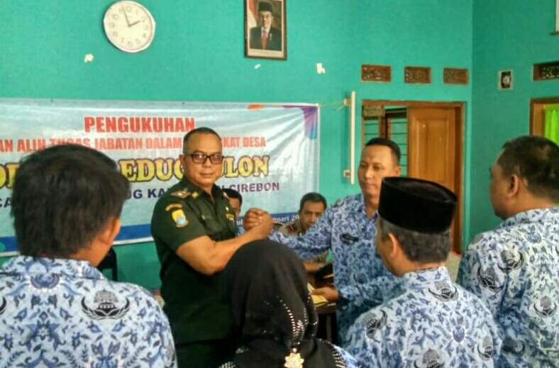 Terapkan Perbup SOTK, Kuwu Ciledug Kulon Kukuhkan Sepuluh Perangkat Desa