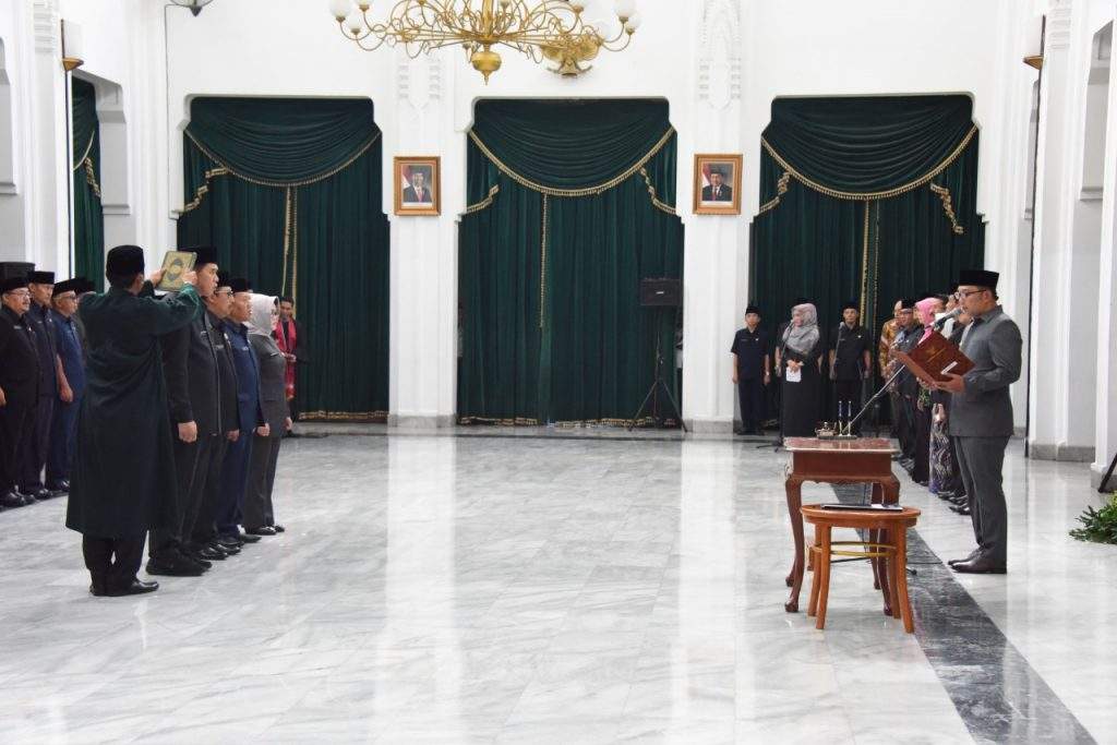 Gubernur Ridwan Kamil Lantik 105 Pejabat Struktural, Mayoritas Eks BKPP Gubernur Ridwan Kamil Lantik 105 Pejabat Struktural, Mayoritas Eks BKPP