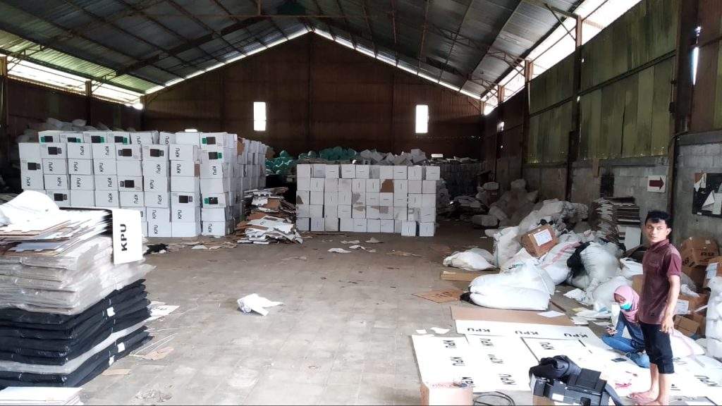 Pemkab Cirebon Pinjamkan 3 Gudang untuk Logistik KPU Pemkab Cirebon Pinjamkan 3 Gudang untuk Logistik KPU