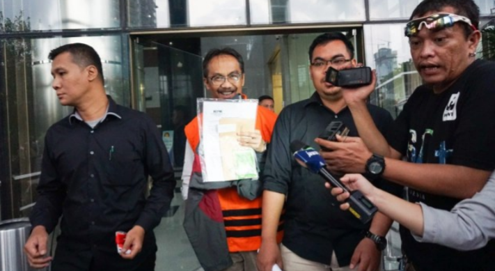 Suap Bupati Cirebon, Sekdis PUPR Divonis 14 Bulan Penjara