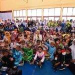 Kunjungi Posyandu Kuningan, Atalia Serahkan Dacin Kekinian