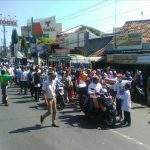 Gelar Jalan Santai, Roemah Djuang Optimis Menangkan Capres 02 Di Perbatasan Jabar - Jateng