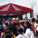 Kampanye Akbar Jokowi, Ribuan Warga Menyemut Di Gebang