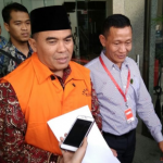 Nyuap Hakim, Bupati Jepara Resmi Pakai Rompi Orange KPK