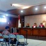 Langsung Menangis! Eks Bupati Cirebon Sunjaya Divonis 5 Tahun Penjara