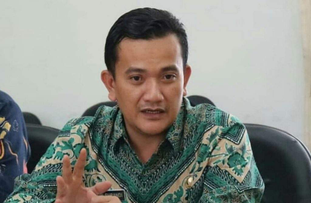 Bangun Jembatan Gantung, Wujudkan Jabar Juara Lahir Batin Bangun Jembatan Gantung, Wujudkan Jabar Juara Lahir Batin