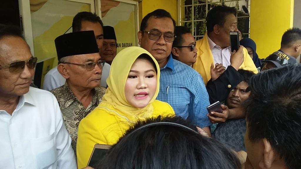 Adik Eks Bupati Bekasi, Tuti Yasin, Ikut Daftar Cawabup Bekasi