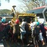 Dramatis! Evakuasi Korban Tabrakan Beruntun Di Pantura