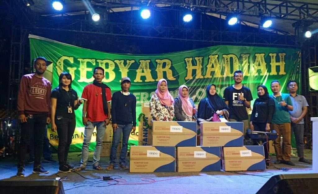 Diiringi K-Project, Oppo Bagi-bagi Hadiah Di Ciledug