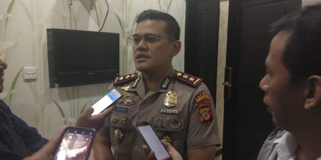 Polres Ciko Gelar Cek Senpi dan Tes Urine Anggotanya Polres Ciko Gelar Cek Senpi dan Tes Urine Anggotanya