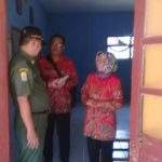 Kadisdik Datangi SDN 1 Dompyong Wetan, Pastikan Hibah Bangku Sudah Diterima