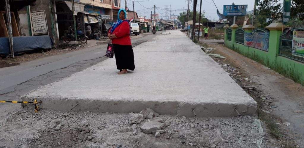 Pengerjaan Proyek Jalan Batas Kota-Pangkalan Babelan, Terindikasi Rugikan Negara Pengerjaan Proyek Jalan Batas Kota-Pangkalan Babelan, Terindikasi Rugikan Negara