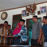 Iwan Sovwan Daftar Kuwu Ender Lagi, Puluhan Massa Teriak "Lanjutkan!"