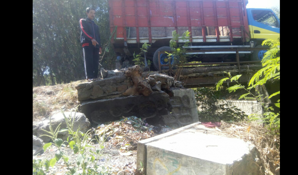 Tembok Jembatan Dompyong Kulon Roboh! Semoga Diperbaiki Sebelum Jatuh Korban Tembok Jembatan Dompyong Kulon Roboh! Semoga Diperbaiki Sebelum Jatuh Korban