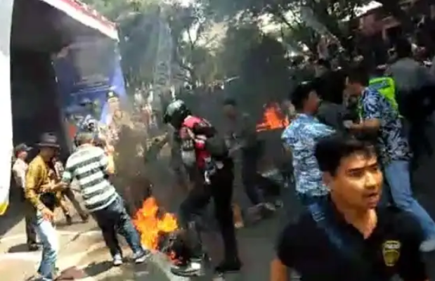 Bakar Polisi, 15 Oknum Mahasiswa Ditangkap