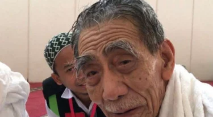 Innalillahi, Mbah Moen Wafat Di Tanah Suci Innalillahi, Mbah Moen Wafat Di Tanah Suci