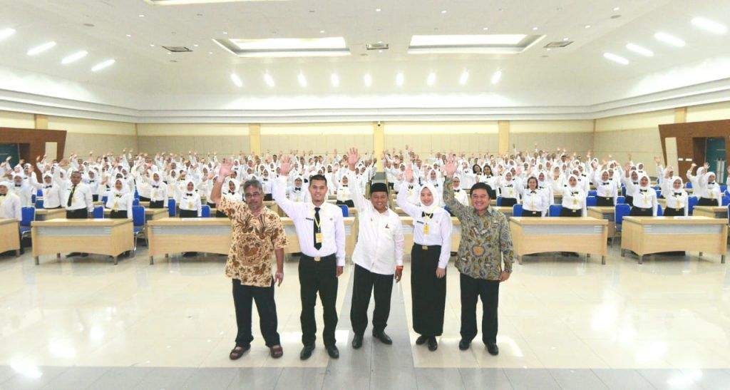 Ini Pesan Wagub Jabar Kepada ASN yang Baru Dilantik Ini Pesan Wagub Jabar Kepada ASN yang Baru Dilantik