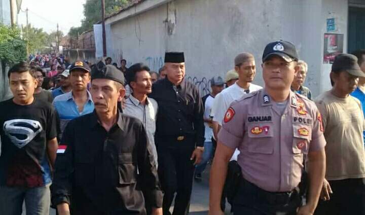 Merinding! Seribu Orang Lebih Antarkan H. Wawan Hermawan Daftar Kuwu Di Ciledug Kulon Merinding! Seribu Orang Lebih Antarkan H. Wawan Hermawan Daftar Kuwu Di Ciledug Kulon