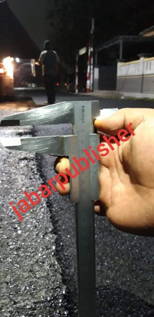 Pensiunan ASN Jadi Pemborong, Diduga Kurangi Ketebalan