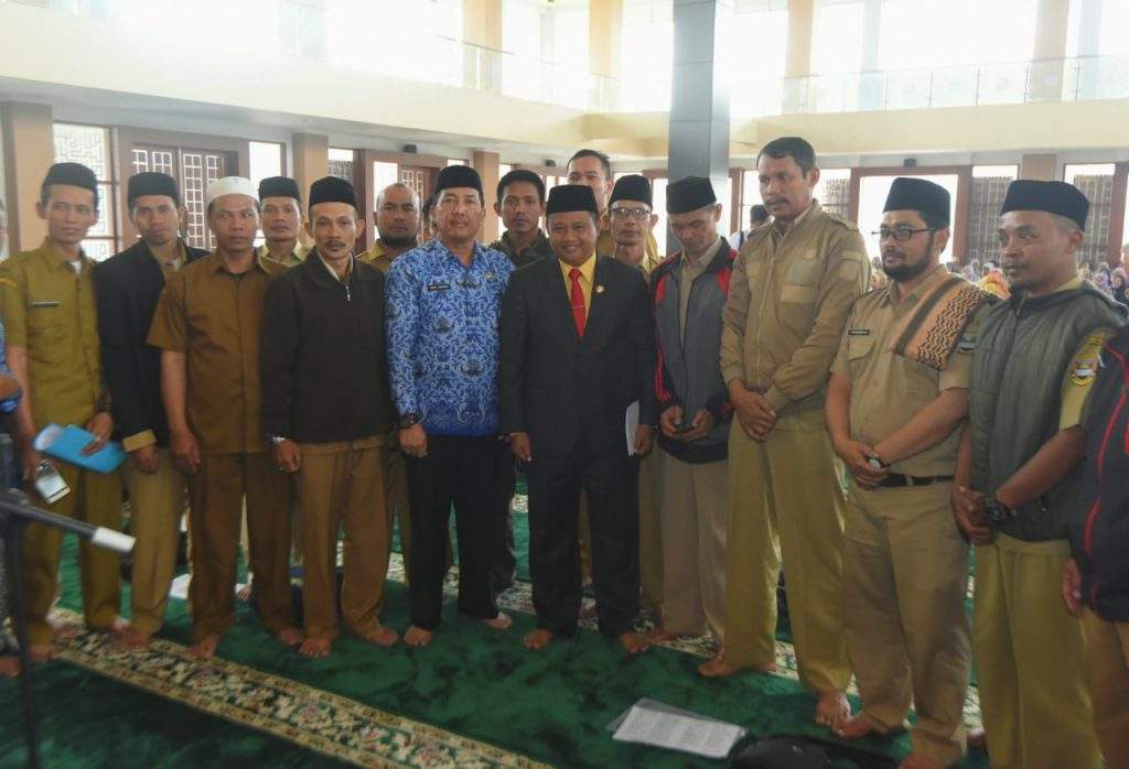 Wagub Jabar: Guru Honorer Harus Diprioritaskan Jadi PNS! Wagub Jabar: Guru Honorer Harus Diprioritaskan Jadi PNS!