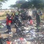 HUT TNI, Koramil 2005/Babakan Basmi Sampah Bareng Ratusan Warga