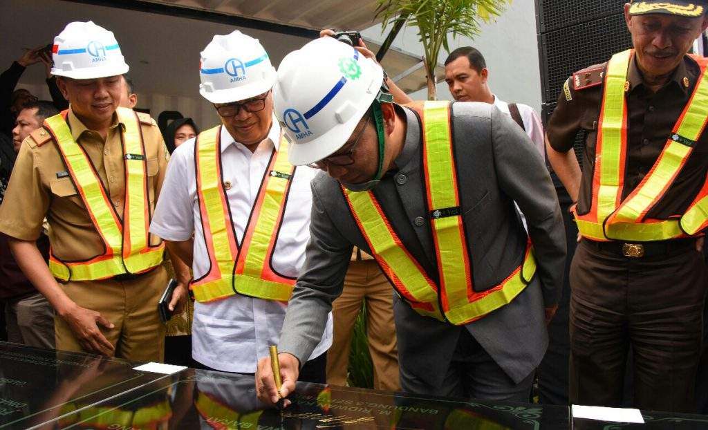 Gubernur Jabar Teken Tiga Prasasti Groundbreaking Fly Over di Bandung & Sukabumi