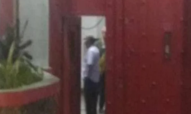 Napi Korupsi Luthfi Hasan 'Tertangkap' Pulang ke Lapas Sukamiskin Tadi Malam Napi Korupsi Luthfi Hasan 'Tertangkap' Pulang ke Lapas Sukamiskin Tadi Malam