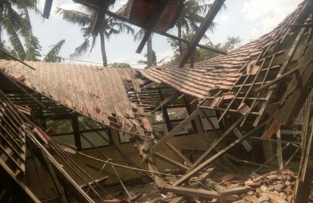 Renovasi Kurang Maksimal, Atap SDN Kalangsuria 3 Ambruk Lagi