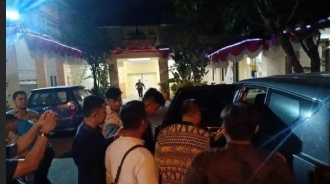Dini Hari Tadi, KPK Tangkap Bupati Indramayu