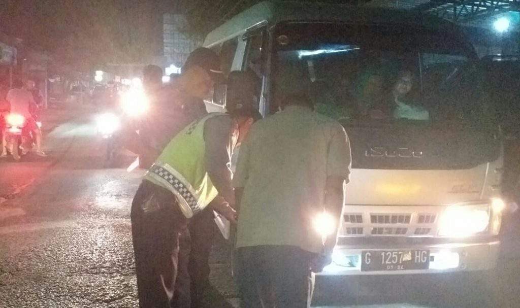 Jelang Pelantikan Presiden, Sembilan Polsek Zona Timur Cirebon Gelar Operasi Gabungan Jelang Pelantikan Presiden, Sembilan Polsek Zona Timur Cirebon Gelar Operasi Gabungan