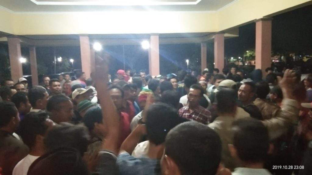 Kubu Calon Kuwu Dompyong Wetan No 2, 3, 4, dan 5, Protes Karena Ini! Kubu Calon Kuwu Dompyong Wetan No 2, 3, 4, dan 5, Protes Karena Ini!