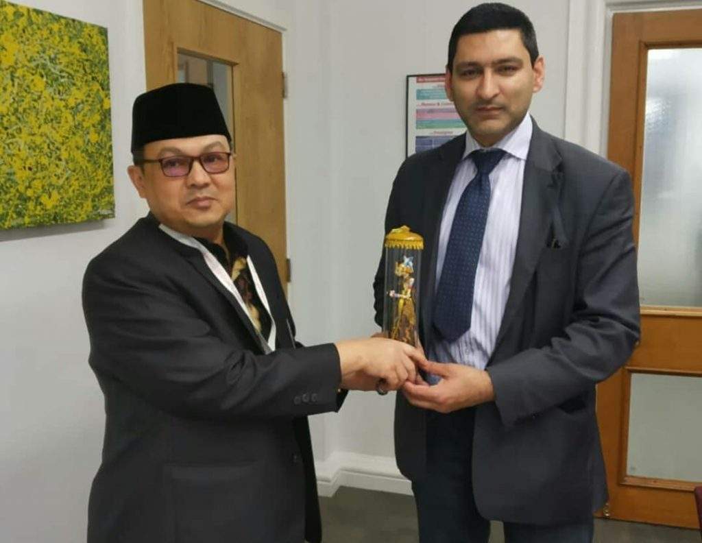 English for Ulama: Pesan Keindahan Islam Indonesia & Jabar Tersebar di Eropa English for Ulama: Pesan Keindahan Islam Indonesia & Jabar Tersebar di Eropa