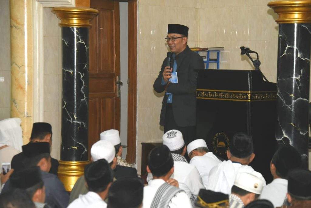 Kang Emil Ajak Ulama KBB Ikut English for Ulama Tahun Depan Kang Emil Ajak Ulama KBB Ikut English for Ulama Tahun Depan