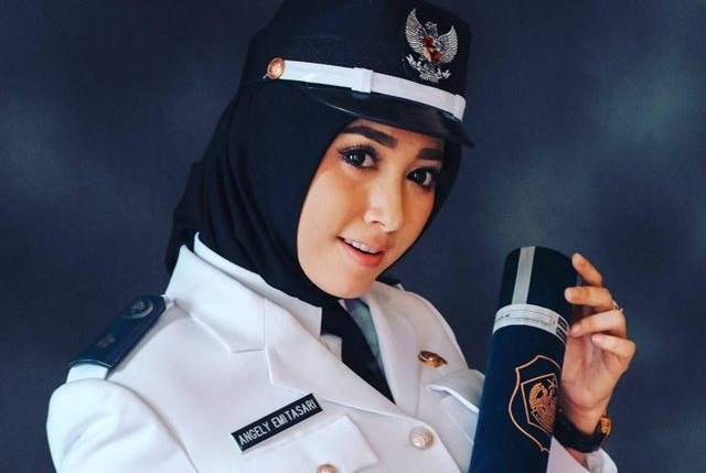 Baru Dilantik, Kades Cantik ini akan Maju di Pilkada 2020? Baru Dilantik, Kades Cantik ini akan Maju di Pilkada 2020?