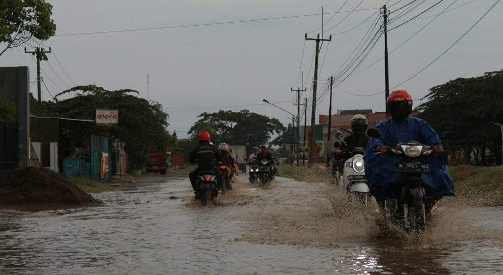 1 November Hujan Sebentar, Cirebon Timur Langsung Banjir
