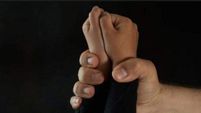 Terinspirasi Video Porno, Seorang Pria di Cirebon Cabuli 10 Bocah