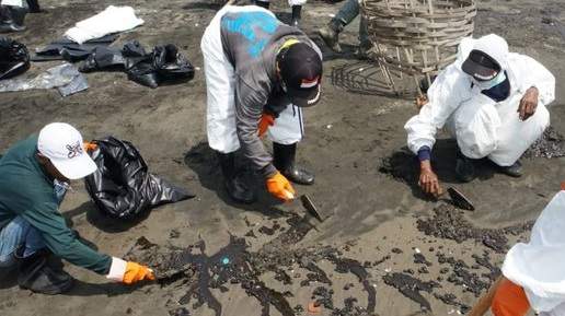 Korban Pencemaran Pertamina di Karawang Minta Bantuan Ahok