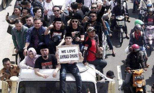 Ahmad Dhani Bebas, Sekarang Jalani Hukuman Lagi Ahmad Dhani Bebas, Sekarang Jalani Hukuman Lagi