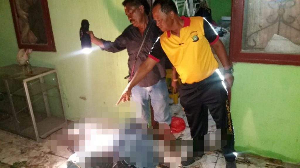 Seorang Pria Ditemukan "Membusuk" di Kontrakan