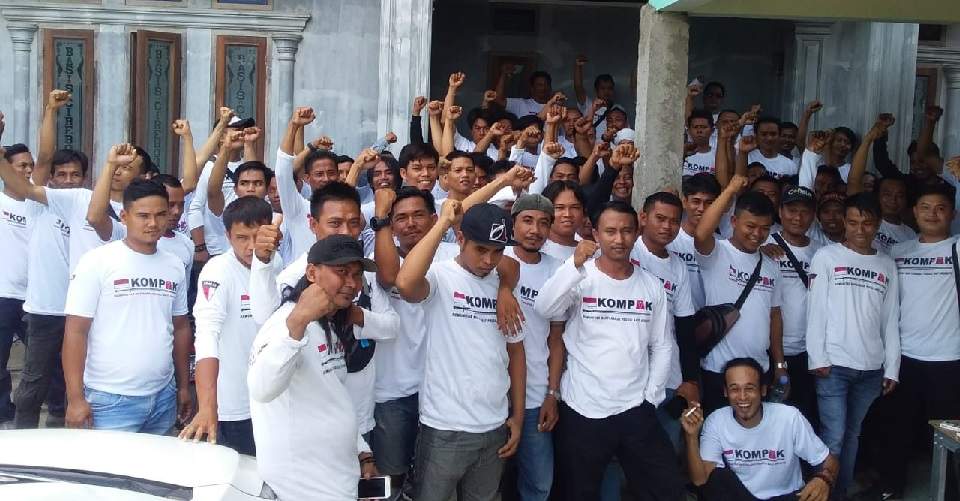 Ayu Sunjaya jadi Wabup Cirebon, LSM Kompak akan Demo Besar-Besaran Ayu Sunjaya jadi Wabup Cirebon, LSM Kompak akan Demo Besar-Besaran