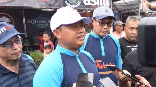 Wagub Jabar Dorong Sukabumi Jadi Destinasi Wisata Ikan Hias Wagub Jabar Dorong Sukabumi Jadi Destinasi Wisata Ikan Hias