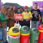 Dukung Pengelolaan Sampah, CCAI Serahkan Tempat Sampah Terpilah
