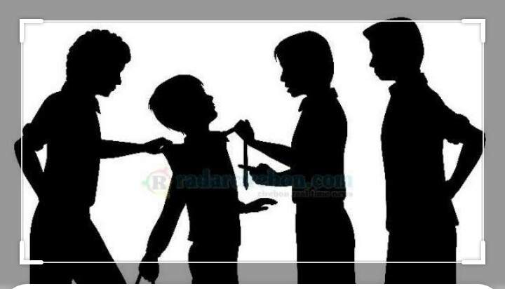 Siswa SMP di Cirebon Dikeroyok oleh 10 Siswa SMA, Gegara Liquid Vape Siswa SMP di Cirebon Dikeroyok oleh 10 Siswa SMA, Gegara Liquid Vape