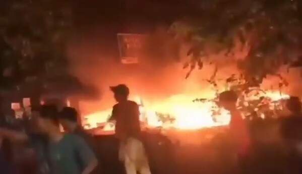 Breaking News! Kebakaran Hebat Terjadi di Telukjambe Karawang, 3 Orang Tewas Terpanggang