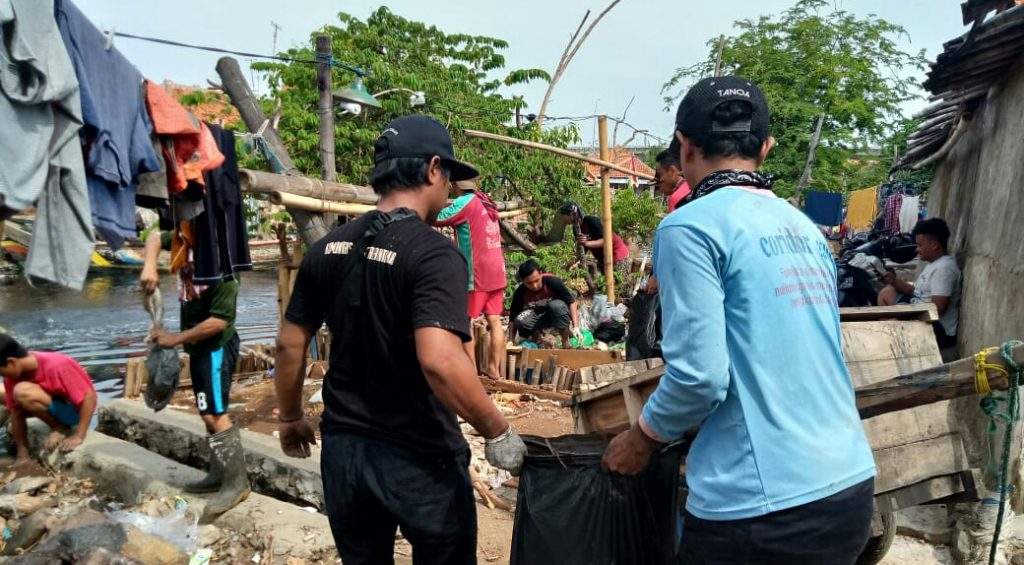 Patut Dicontoh! Jelang Nadran, Warga Kaligelang - Gebang Ilir Gotong Royong Basmi Sampah