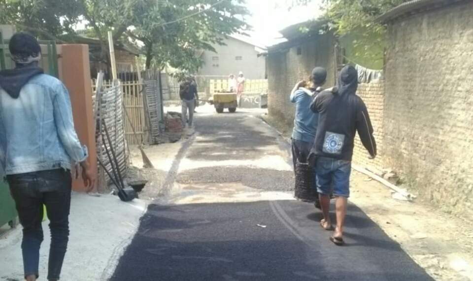 Kuwu Jatiseeng Kidul Fokus Pengaspalan dan Penerangan Jalan juga Makam Kuwu Jatiseeng Kidul Fokus Pengaspalan dan Penerangan Jalan juga Makam