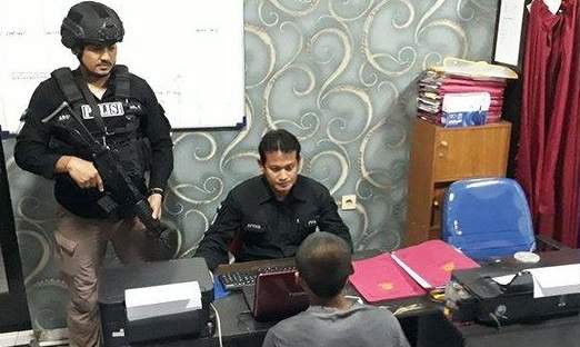 Seorang Remaja di Beber Sodomi 11 Anak, "Ngaku Suka Sesama Jenis" Seorang Remaja di Beber Sodomi 11 Anak, "Ngaku Suka Sesama Jenis"