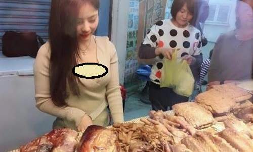 Sssttt...Ada Penjual Daging Seksi....Yuk Kenalan...